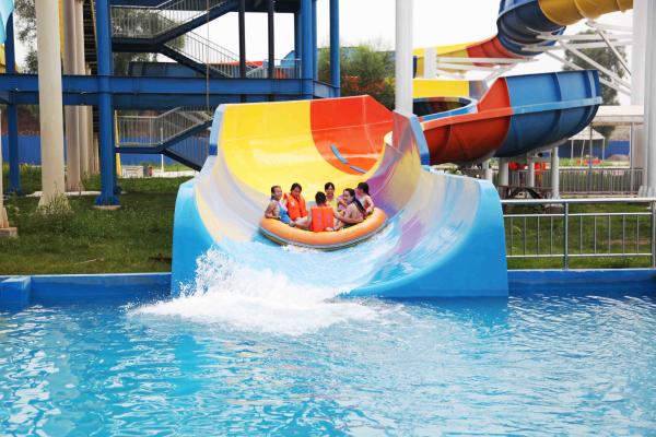 Aquatic Playground Equipment , Large Water Slides Capacity for Family Fun in Big