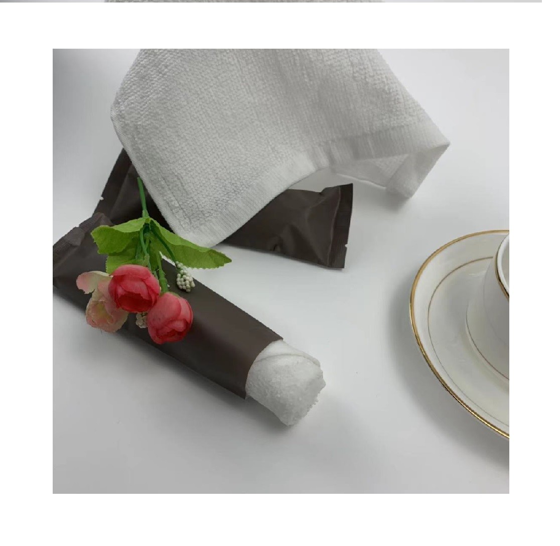 Essential Oil Cotton Refreshing Wet Towel 23x23cm For Restaurant