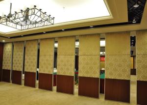 China Staking Ceramic Ring Wooden Room Partitions Folding Door For Exhibition Halls factory