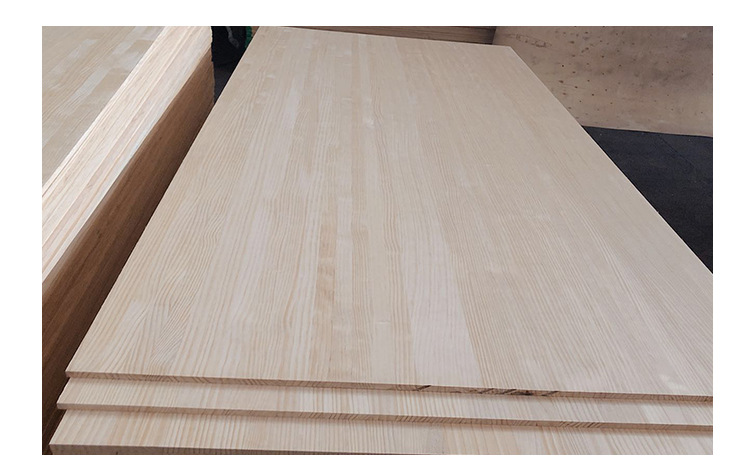 Traditional Design Style Zealand Pine Wood Sheets With Density 480-550kg/M3