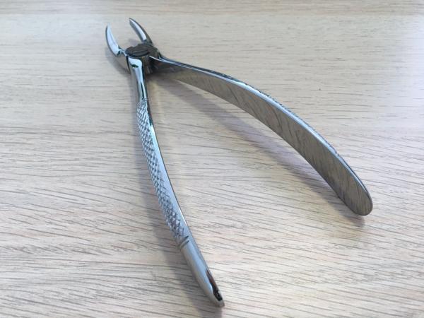 High Efficiency Dental Extraction Forceps Silver Color Toughest Build For Any