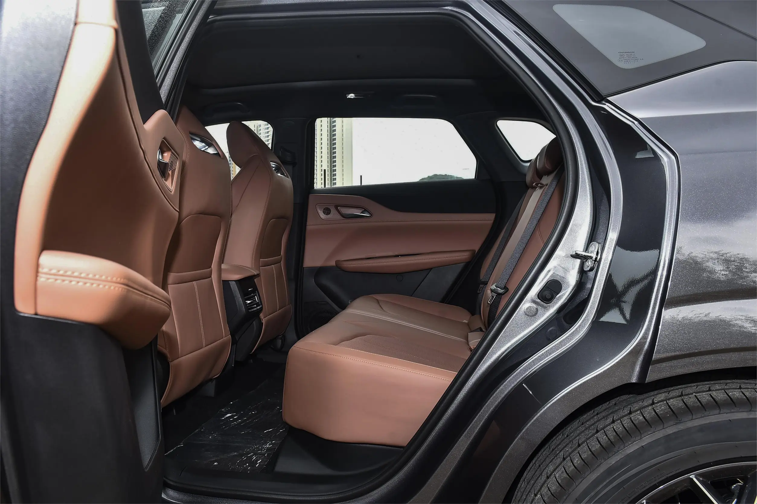 2025 Changan UNI-Z 1.5T DCT Prestige Model Gasoline SUV with 188hp FWD LHD R19 Maximum speed 200 Tire Size