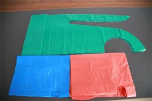 China Polythene Disposable Medical Aprons , Throw Away Aprons For Hygiene Nursing factory