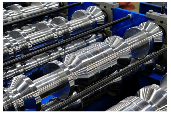 5.5KW 500Mpa 0.6mm Roof Panel Roll Forming Machine