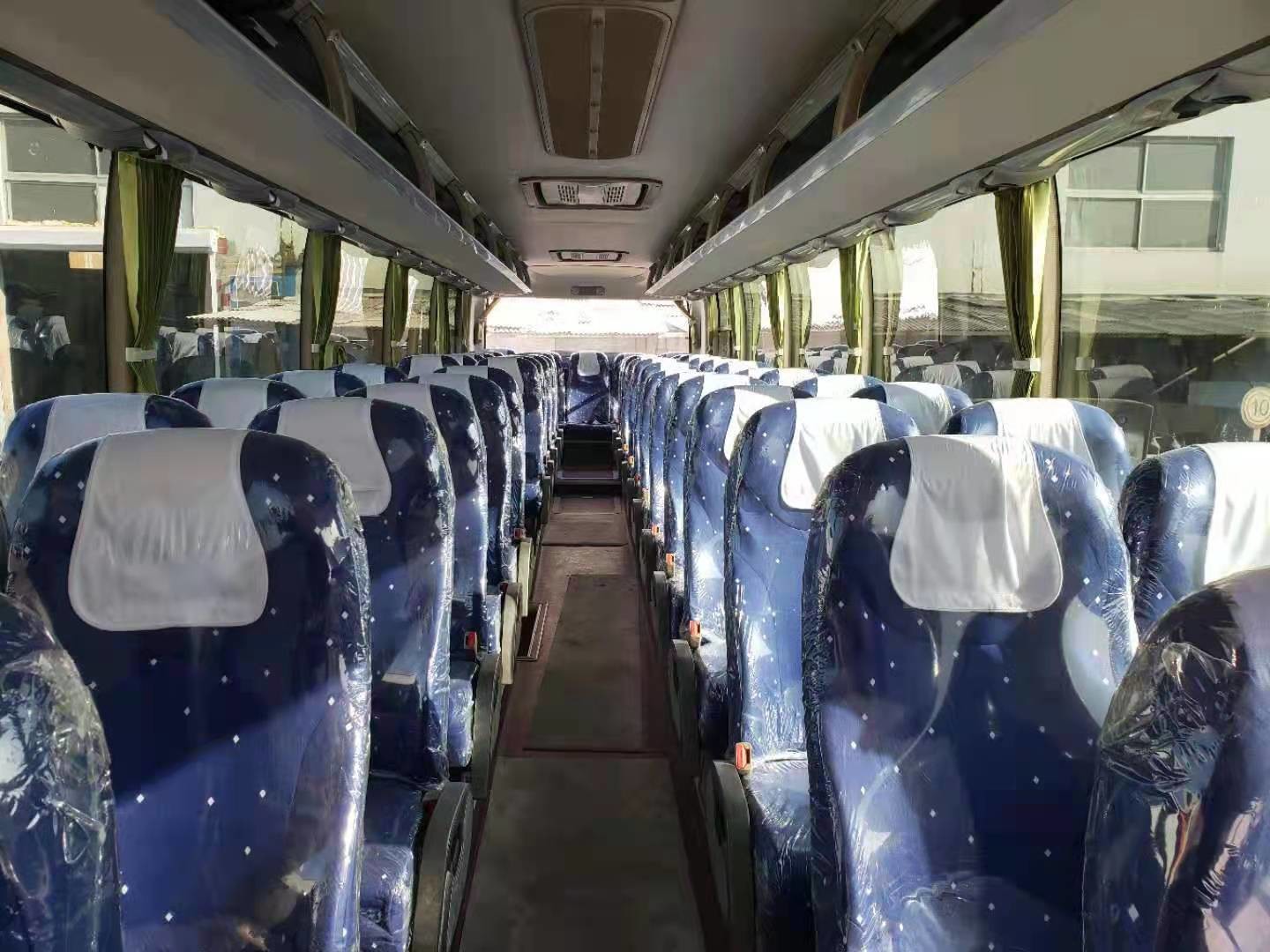 Used Yutong Coach ZK6122 53seats Double Doors Euro III Yuchai Engine Low Kilometer Used Tour Bus Airbang Chassis