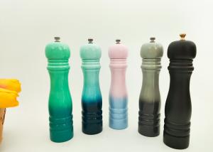 China Wood Gradient Color Salt And Pepper Grinder Manual Grinder Bottle factory