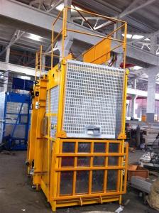 China Easy Operated Construction Lift Hoist Elevator Single And Double Cages factory