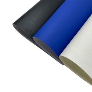 China 650 Gsm PVC Coated Fabric 0.4-1.0mm Tarpaulin Tarpoline Material Roll Per Meter For Bags factory