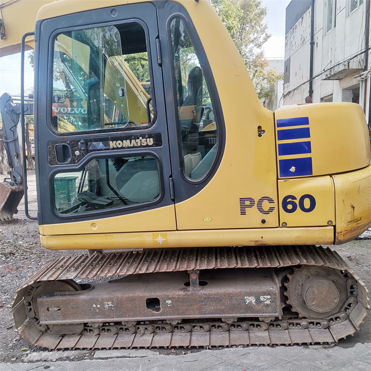 2017 Good Health 6 Ton Komatsu PC 60 Used Excavator with Cummins Engine Made in Japan