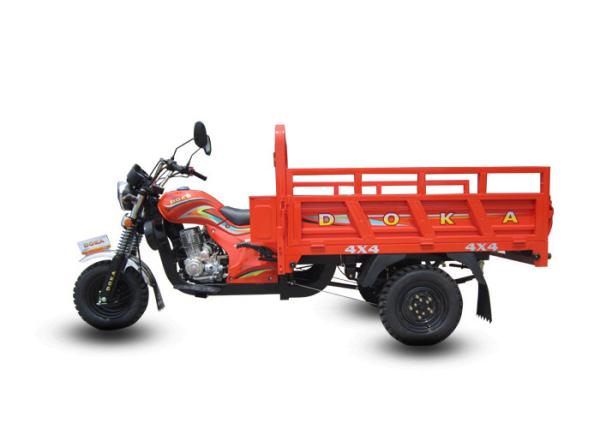 Red 150CC Motorized Cargo Tricycle , Chinese Trike Motorcycle With Light Cargo