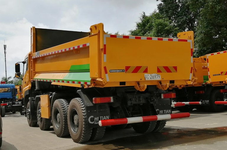 Automatic 20square U-Shaped Heavy Urban Construction Muck Dump Truck 8x4 Left Elevated Cargo Box