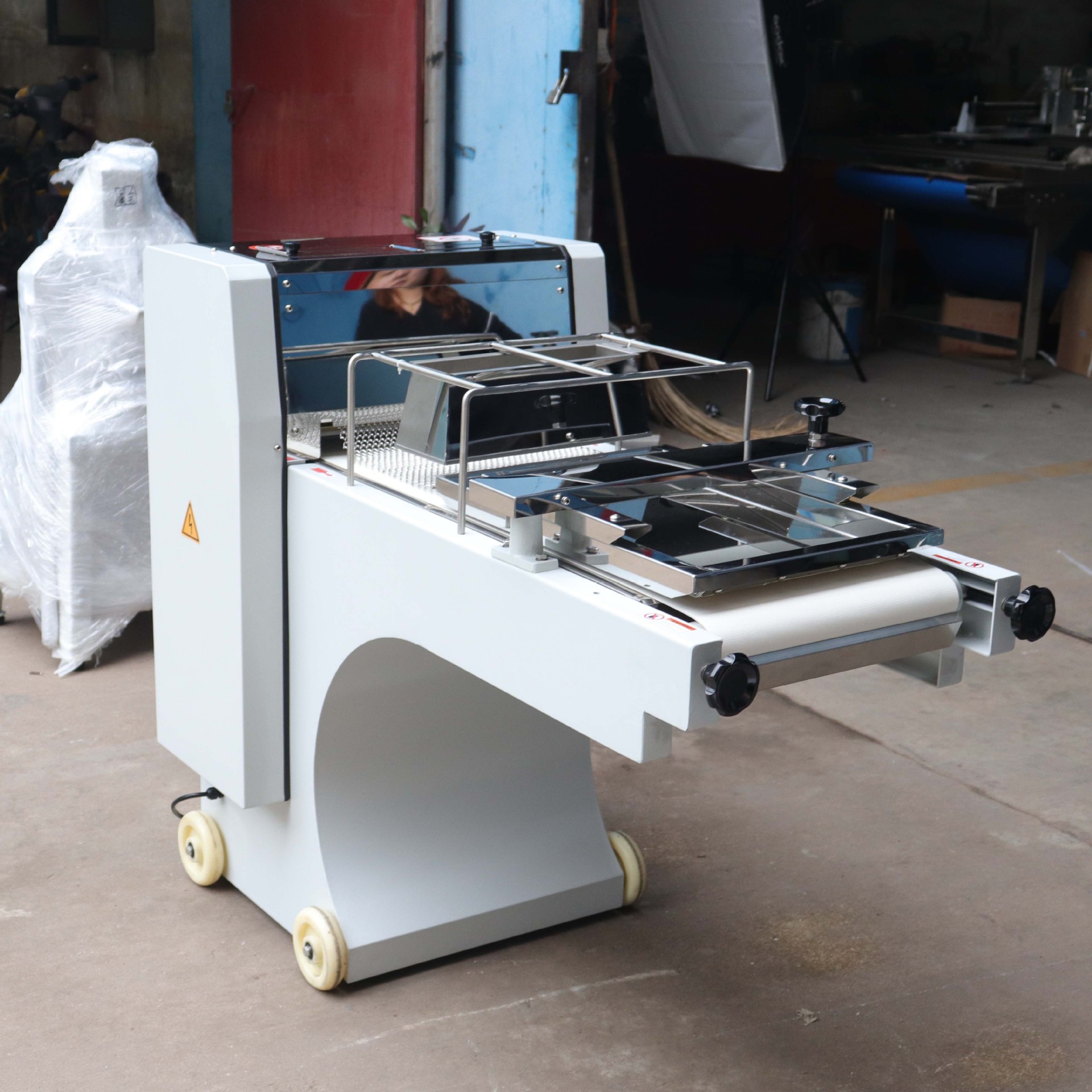 Full Automatic Bread Toast Moulder 3000pcs/H Commercial Bagel Making Equipment