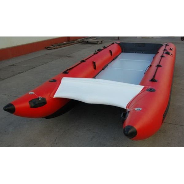 China Red Hand Crafted High Speed Inflatable Boats Racing Catamaran Boat With 450cm Length factory