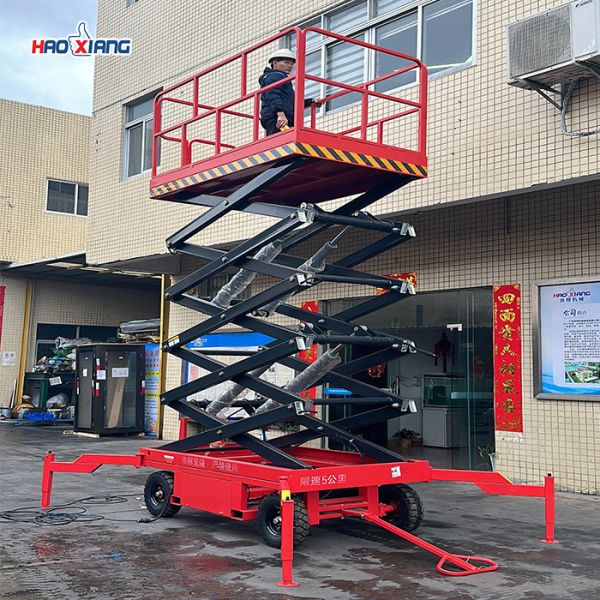 China Red Electric Scissor Lift Table 1500Lbs With 6000mm Max Lifting Height factory