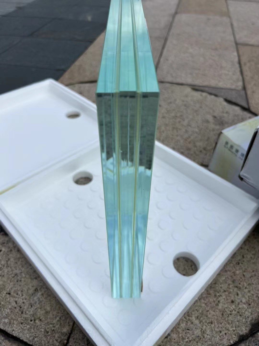 Bullet Proof Multilayer Tempered PVB Laminated Glass 8+8+8mm Thickness Polished Edge
