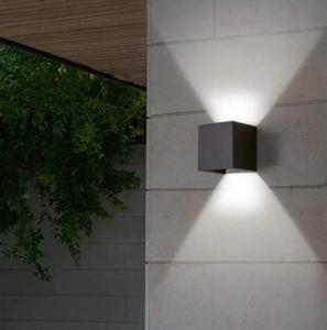 China Solar Outside Wall Mounted Up Down Light 4V 200MA 6000K 20 Lumens factory