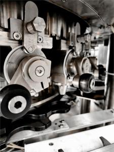 China High Speed Can Filling Equipment, 300-400 cans/min, with 24 filling heads factory