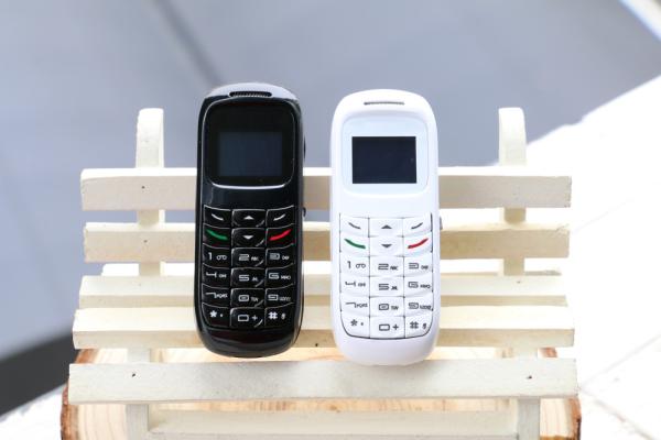 BM70 Bluetooth 0.66 inch OLED mobile phone, ultra slim portable mobile phone,