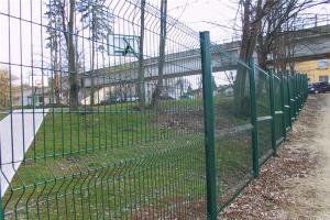 China 2m Tall 50x200mm Galvanized PVC Coated Welded Wire Mesh Fence factory