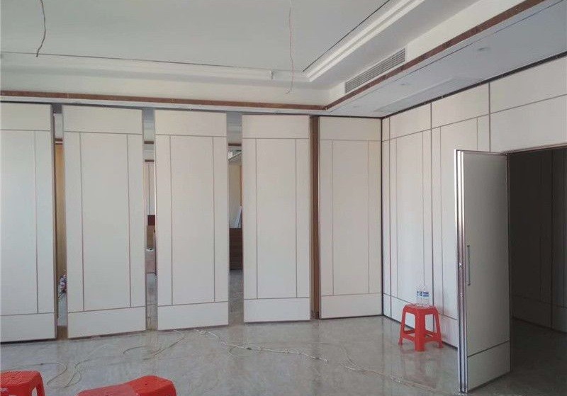 Movable Acoustic Soundproof Office Partition Folding Wood Doors 65 MM Thickness