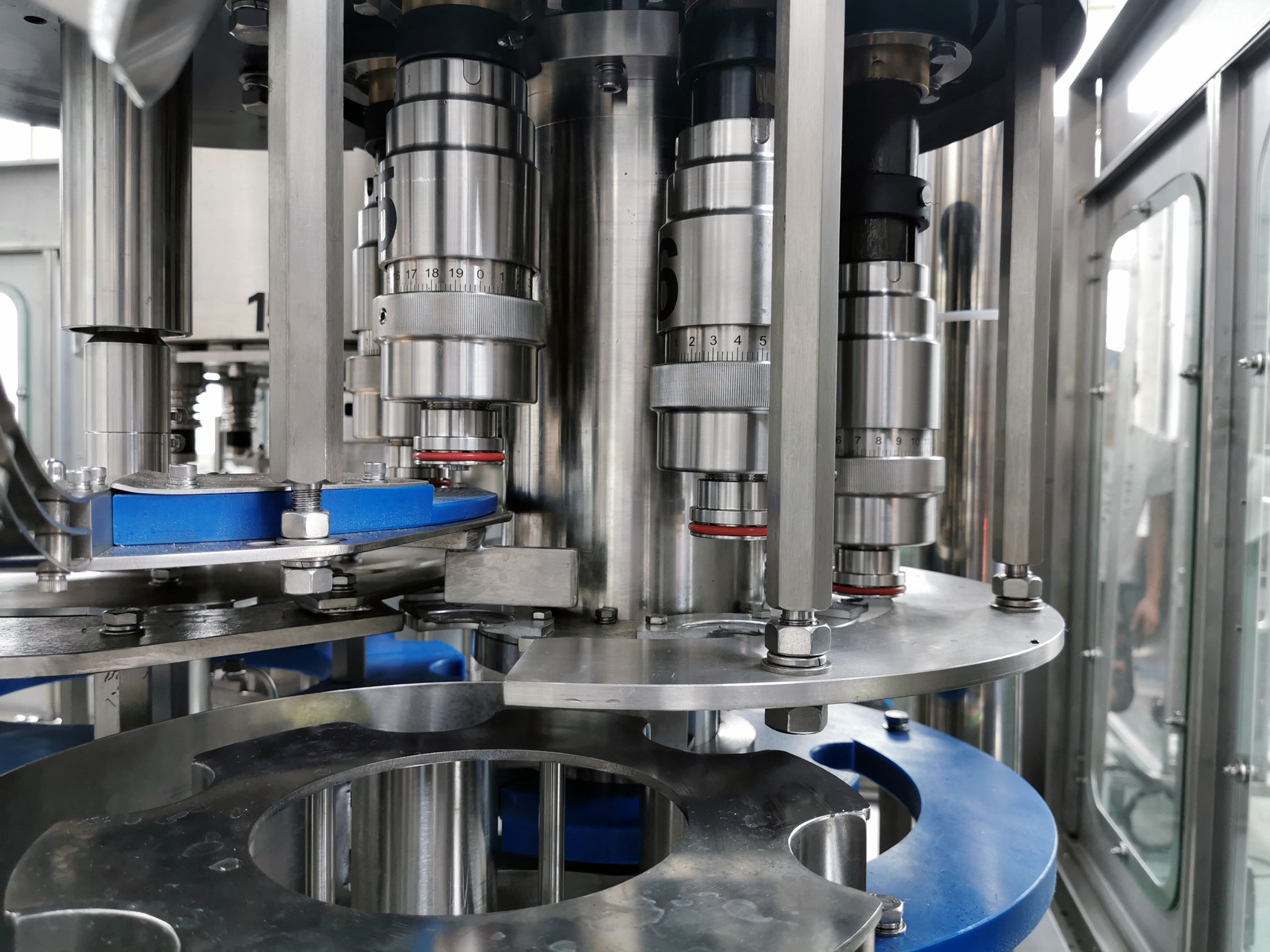 Energy Saving Edible Oil Filling Machine For 5L Bottle , SUS 304 Or SUS 316L