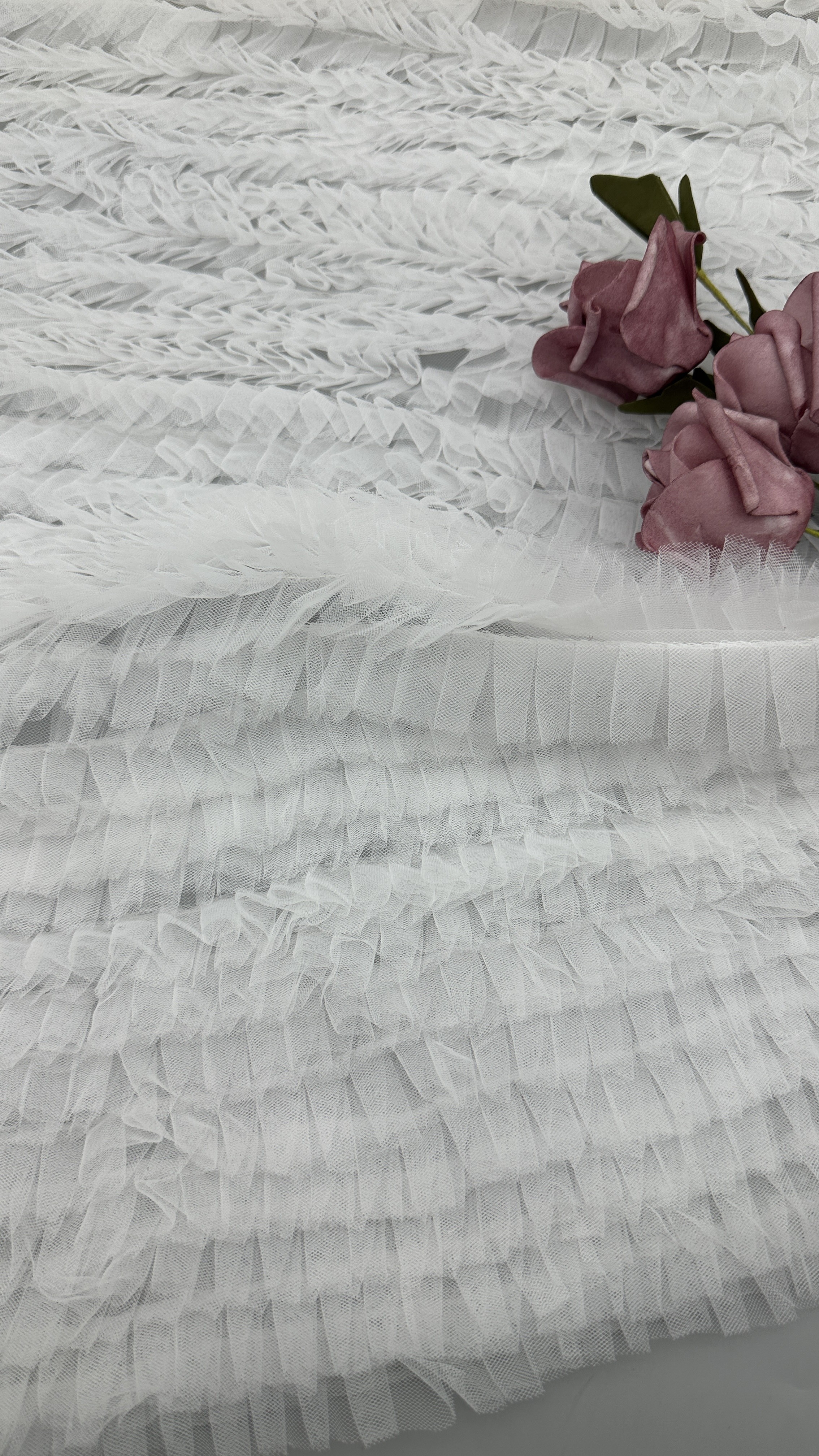 New Collection Luxary Elegant and Durable Mesh wrinkle Lace Fabric for Wedding and Birthday Occasions