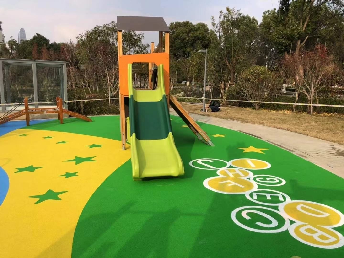Food Grade Rubber Mulch Pallet Safety Soft EPDM Granules Chopped Rubber For Playground