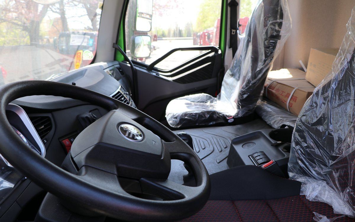 FAW Jiefang J6P Heavy Truck 420HP 6X4 Tipper Dumper Truck For Engineering Transportation