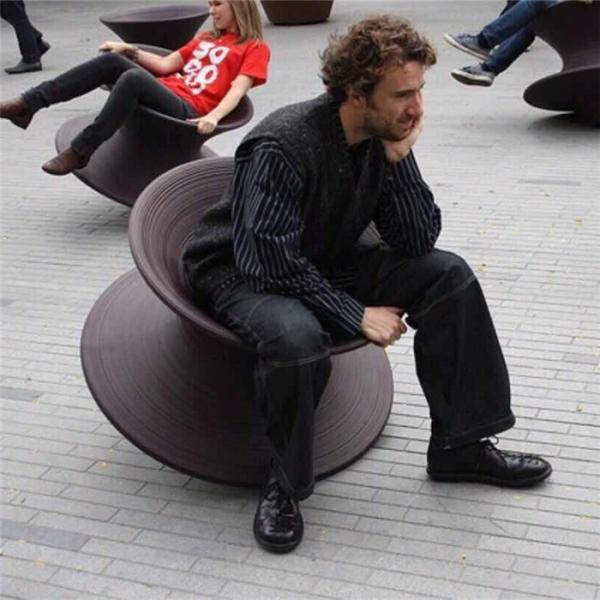 UV Resistant Rotational Moulding Products Plastic Rotary Gyro Chair Long Using