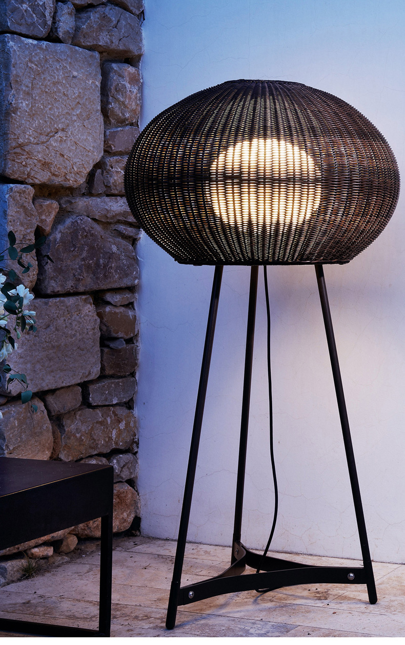 Modern Outdoor Rattan Floor Lamp IP44 Waterproof For Hotel Decoration