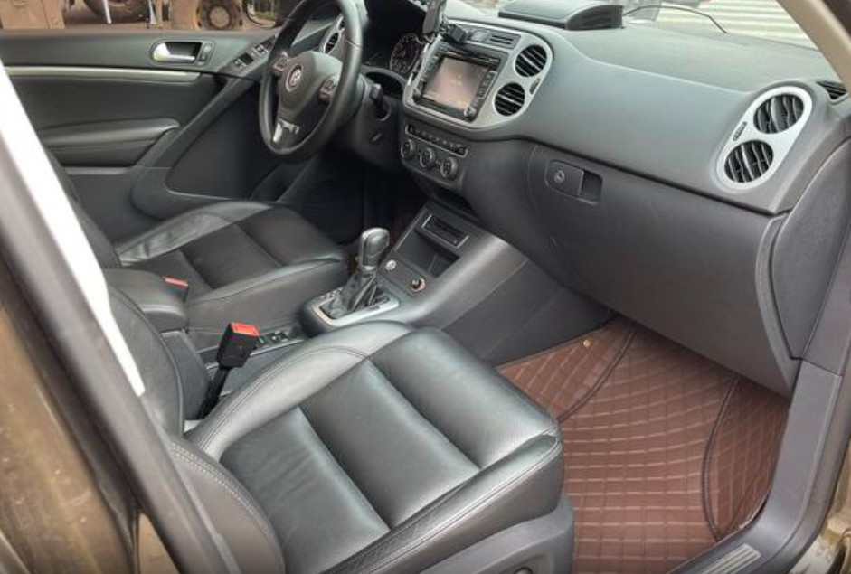 Tiguan 2015 1.8TSI Automatic 2WD Luxury Model SAIC Volkswagen Compact SUV Gasoline 1.8T 160HP L4 6-speed Manual