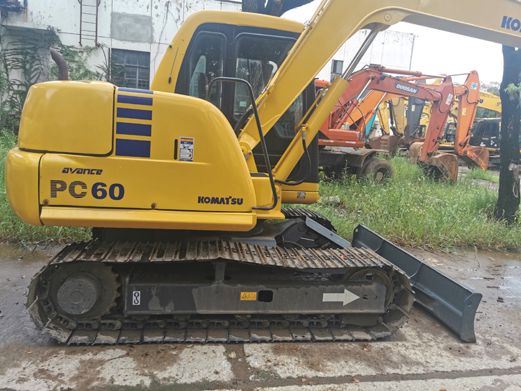 2019 Good Health Mini Excavator 6 Ton Used Komatsu PC60 Crawler Excavator in Shanghai