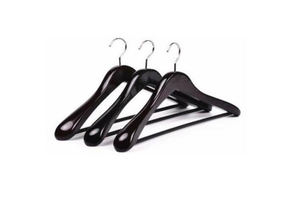 Black Wooden Non Slip Hanger Retail Clothes Hangers Easy Assembly For Clothes