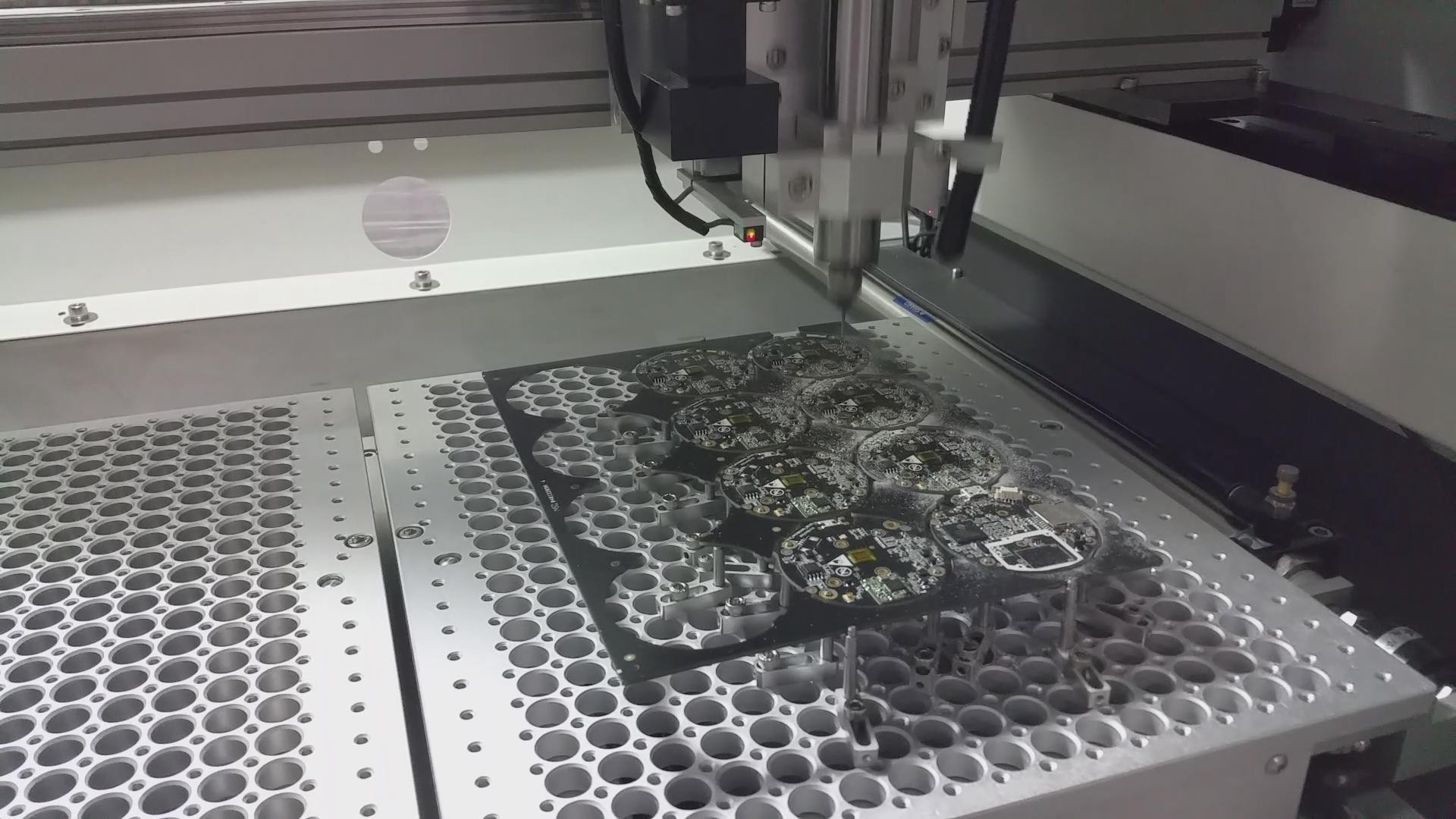 China Precision ± 0.05mm PCB Depaneling Router Automatic Pcb Router Machine factory