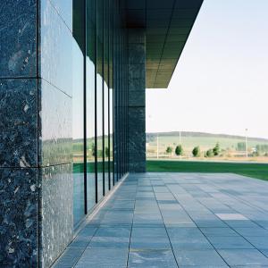 China Granite Curtain Wall For Large Artistic Centers Sophisticated Aesthetic And Durability factory