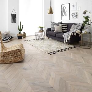 China Eco-Friendly Fishbone Oak Engineered Wood Flooring Durable and Stylish for Living Room factory