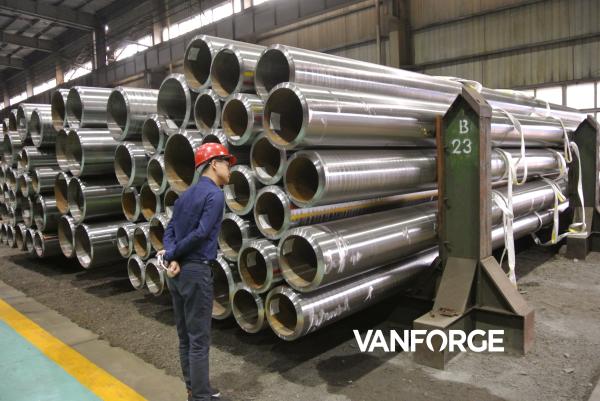 ASTM A335 P22 Seamless Alloy Steel Pipe High Toughnesss Hot Finished / Cold