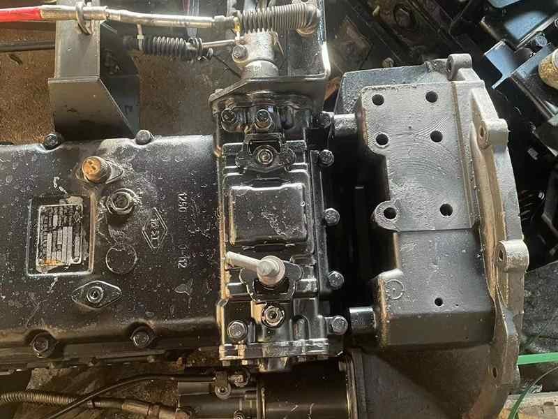 Reliable Bus Spare Parts Yutong Bus ZK6110H Gearbox Qijiang Gearbox S6-90 High Precision