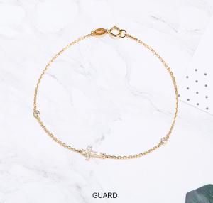 China Online Gold Jewelry 0.13ct 18K Gold Diamond Cross Bracelets Meaningful Souvenir factory