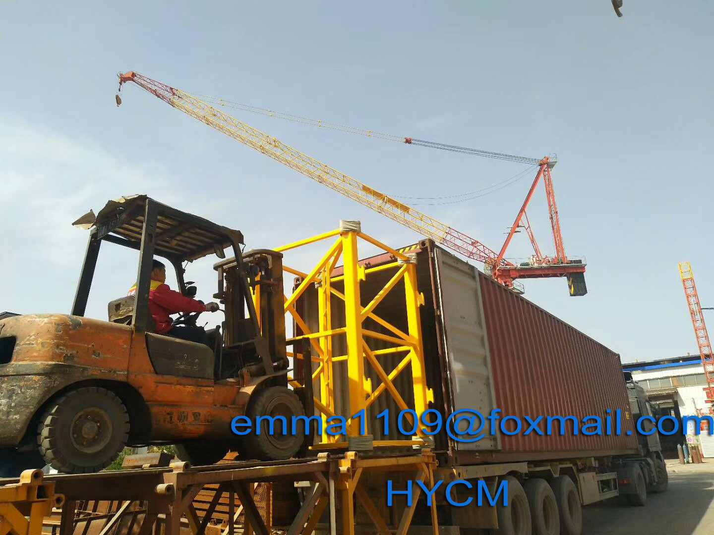 QTZ6513 Top Slewing Tower Crane Free Height 45meters 2.5m Mast Section