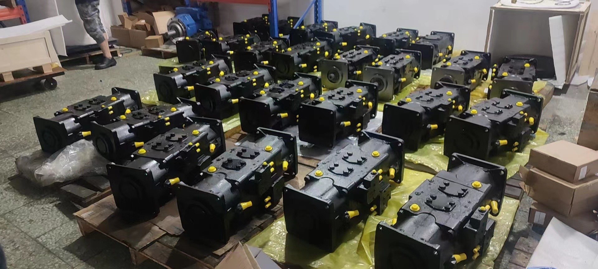 Uchida Rexroth Hydraulic Piston Pump A8VO55 A8VO80 A8VO160 A8VO200 A8VO107 R909423518 A8VO80SR/61R1-NZG05F011