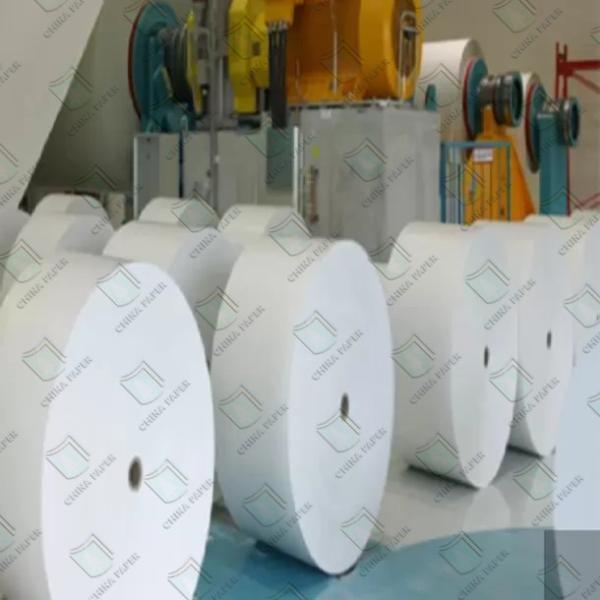 China LWC Light weight Coated Paper Glossy Printing White 100% Wood Pulp factory