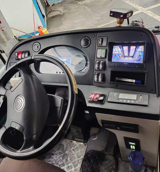 20HP Used Passenger Yutong Bus Second Hand Right Hand Drive 2090mm