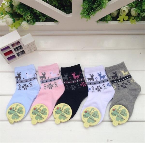 Lovely christmas snow patterned design knitted supersoft terry cotton socks for