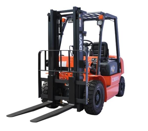 JAC Diesel Forklift Truck Lifted Diesel Truck 2 Ton Loading Capacity With Isuzu