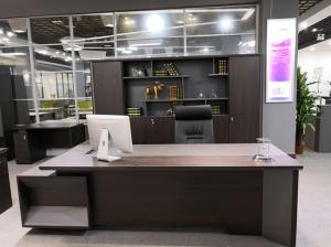 China Noble Office Manager Desk Wooden Materials 2600mm*2200mm*750mm Dimension factory