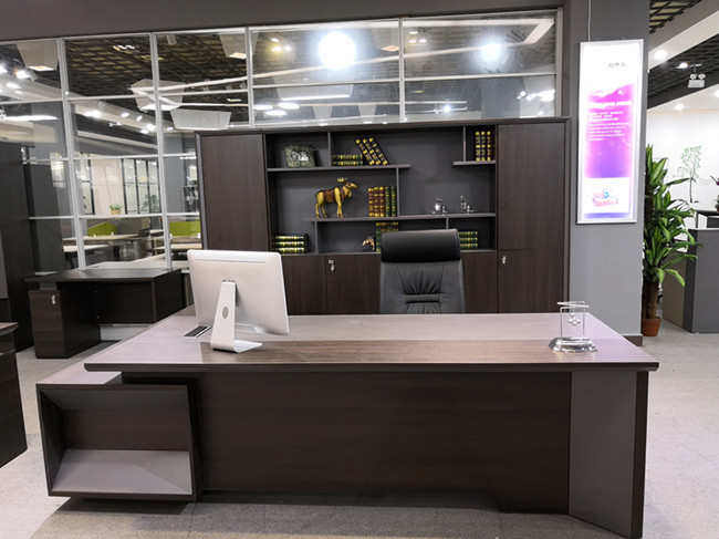 Noble Office Manager Desk Wooden Materials 2600mm*2200mm*750mm Dimension