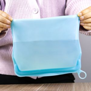 China Microwavable 30oz Food Grade Platinum Silicone Storage Bag on sale