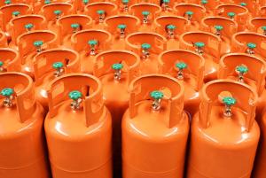 China 2.5-20KG Liquefied Gas Cylinder Sandblasting With CGA-580 Valve For Storage factory