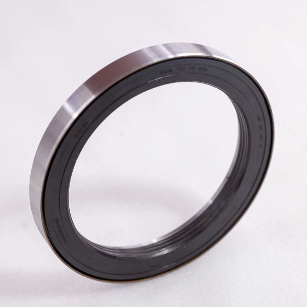 China 612630010106 engine oil seal Rustproof 1002052027 for Weichai WP12 factory